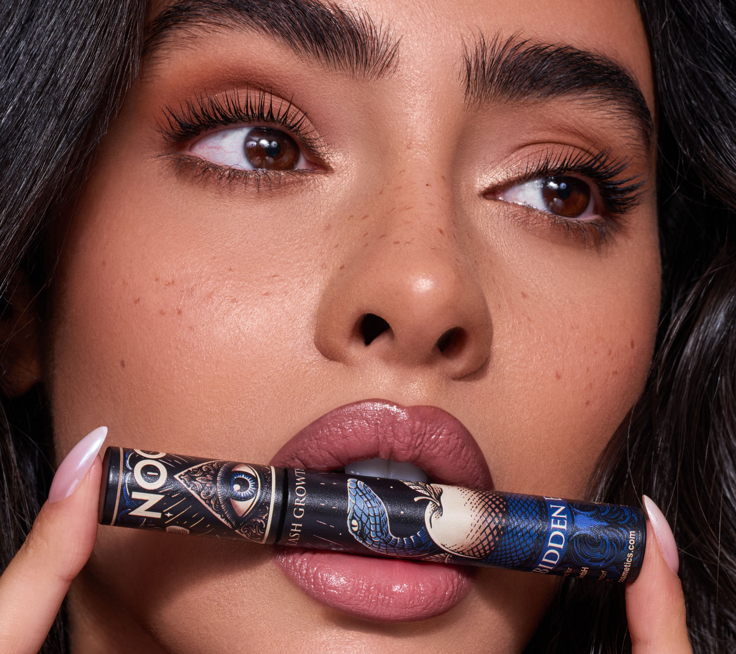 Wirkungsweise Wimpernserum – Biotin, Peptide und Ginseng für längere Wimpern