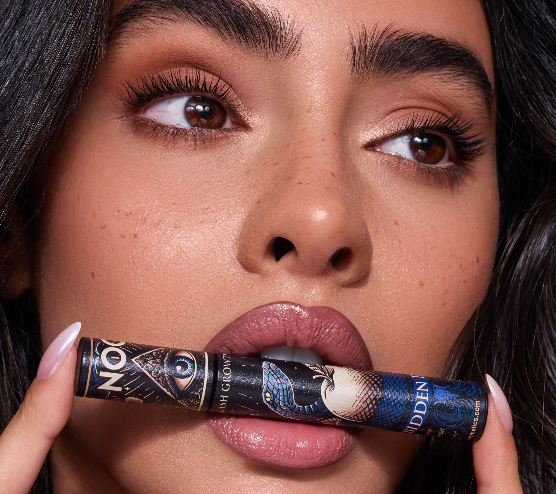 Wirkungsweise Wimpernserum – Biotin, Peptide und Ginseng für längere Wimpern